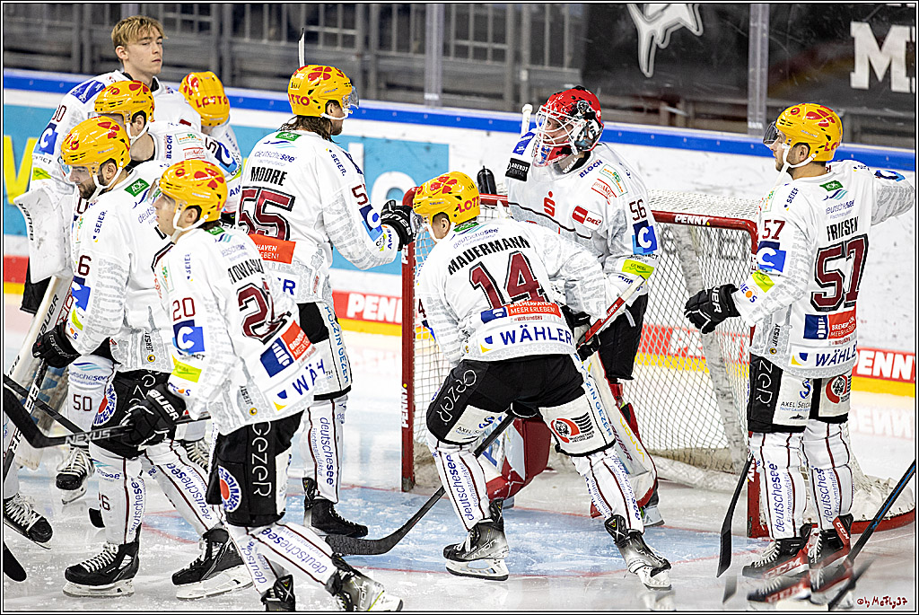 PENNY DEL;  Koelner Haie - Fischtown Pinguins Bremerhaven; Koeln, 03.01.2022